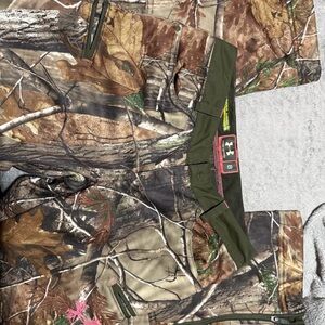 Under Armour Black and Pink hunting Pants scent blocking size 8 womens